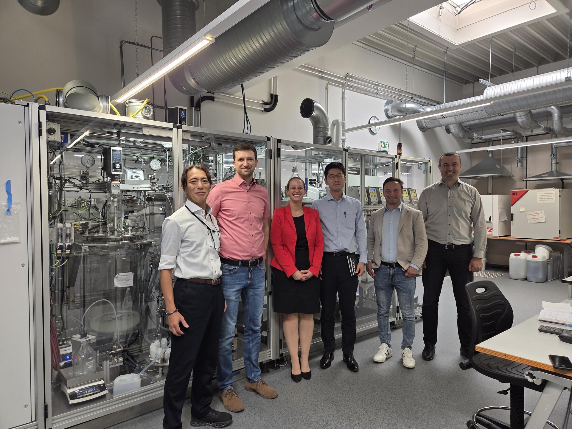 Besuchsgruppe bei Besichtigung