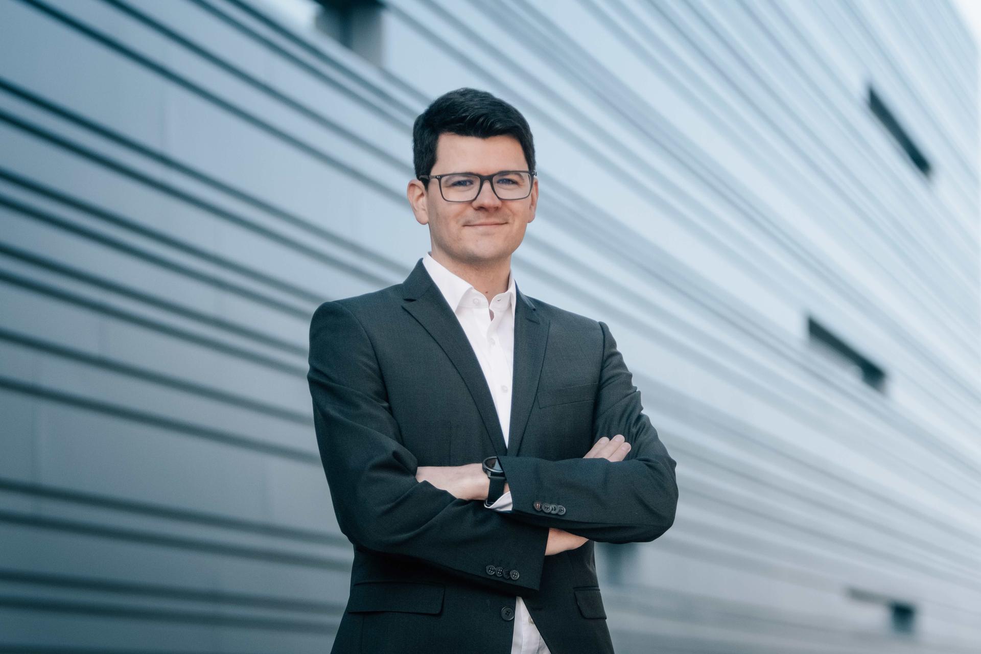 Bild von Dr. Rico Schmerler, Gruppenleiter Batteriesysteme beim Fraunhofer IWU