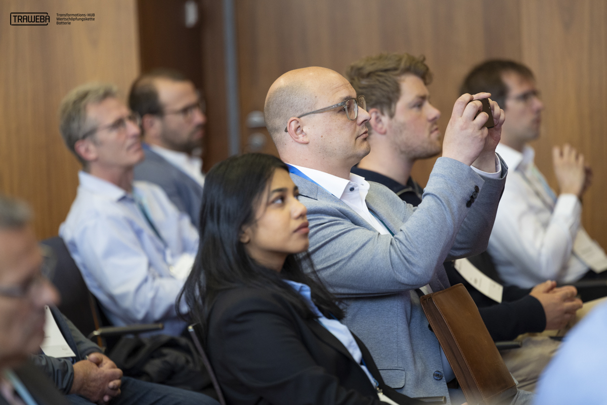 Teilnehmer, folgen gespannt dem Kongress