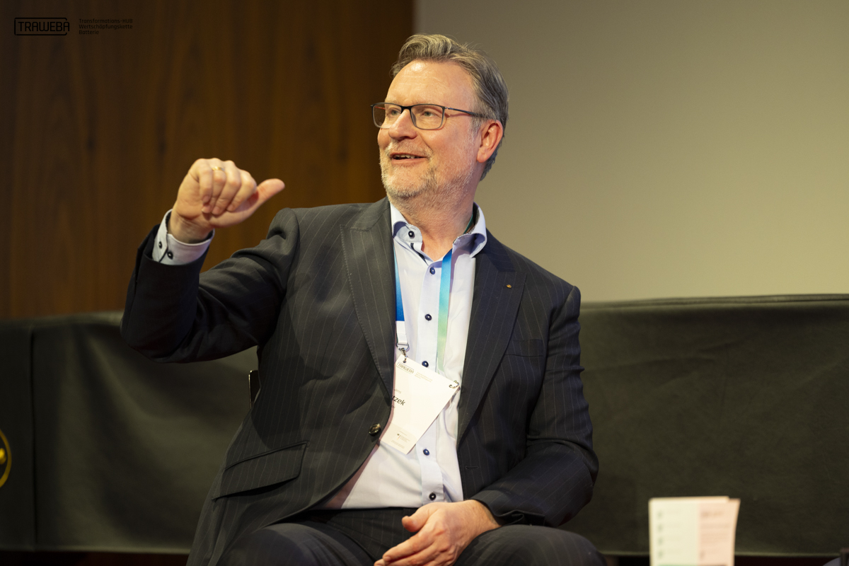 Dr. Jens Katzek in der Podiumsdiskussion auf dem Kongress